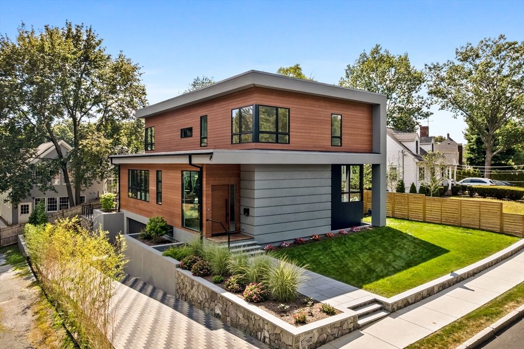 Backyard, Exterior, Facade, Modern
