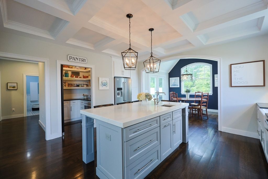 Chandelier, Dining room, Interior, Kitchen, Pendant Lights, Wood Texture Flooring