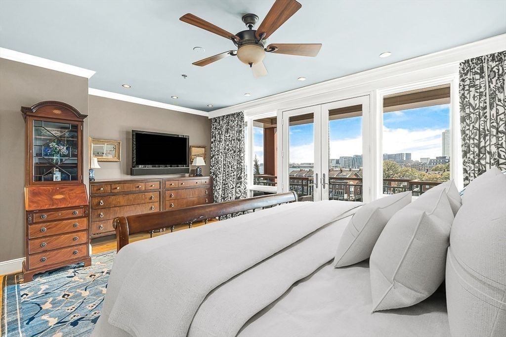 Bedroom, Interior, Recessed Lighting, Water