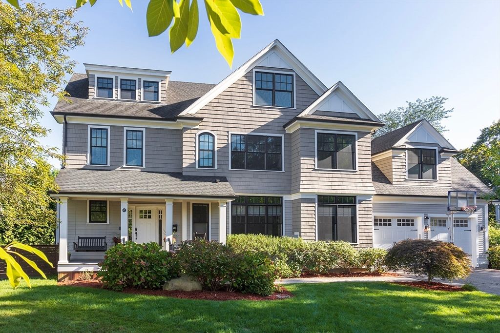 Attached, Exterior, Facade, Farmhouse