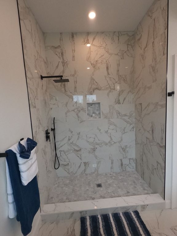 Bathroom, Interior, Marble, Marble Walls, Recessed Lighting