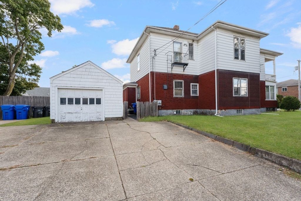 Detached Garage, Exterior