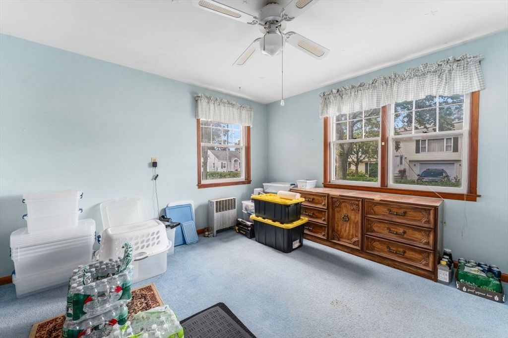 Home Office, Interior