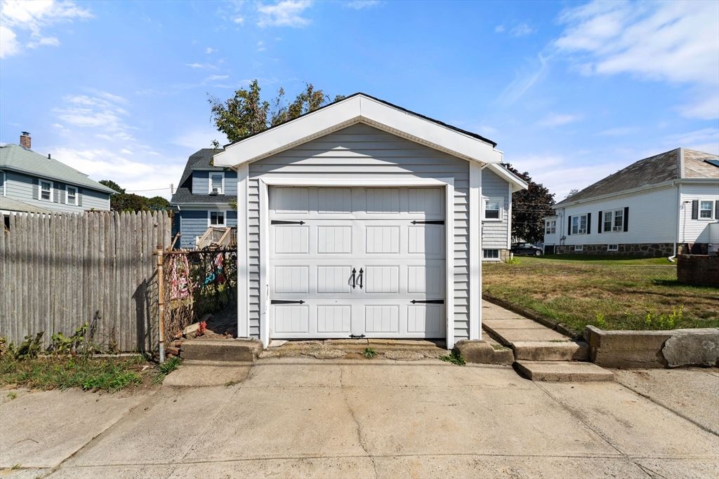 Detached Garage, Exterior