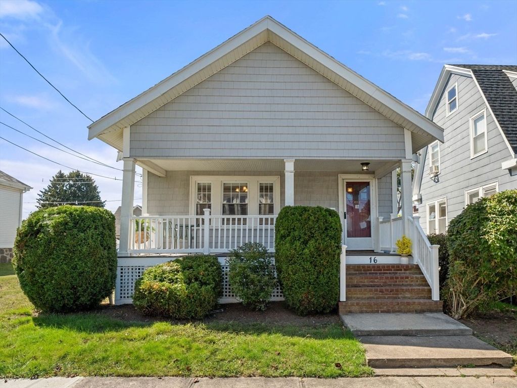 Exterior, Facade, American Craftsman