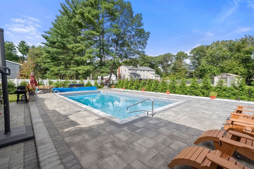 Exterior, Playground, Pool