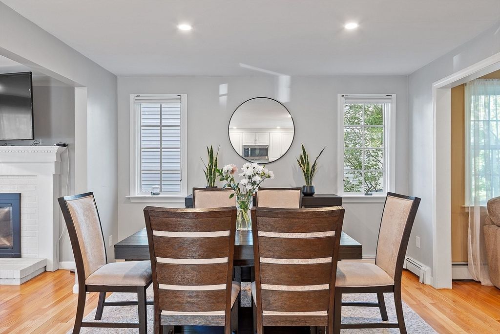Dining room, Fireplace, Interior, Recessed Lighting, Wood Texture Flooring