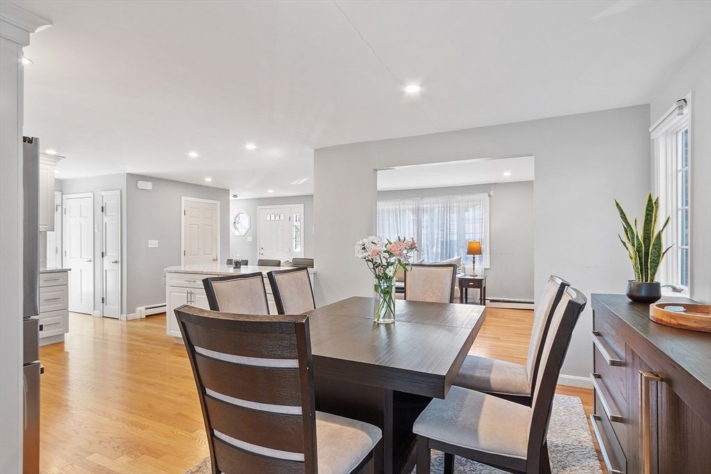 Dining room, Interior, Kitchen, Recessed Lighting, Wood Texture Flooring