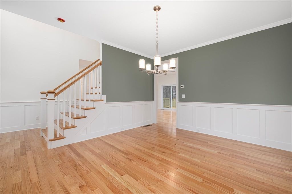 Chandelier, Empty room, Interior, Wood Texture Flooring