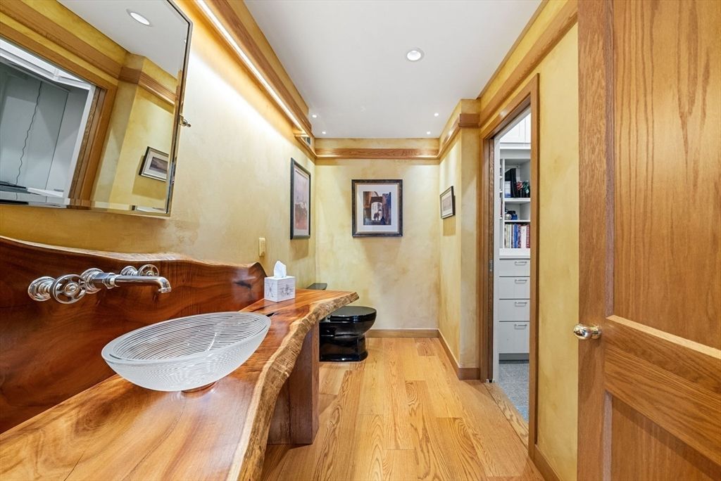 Bathroom, Interior, Recessed Lighting, Wood Texture Flooring