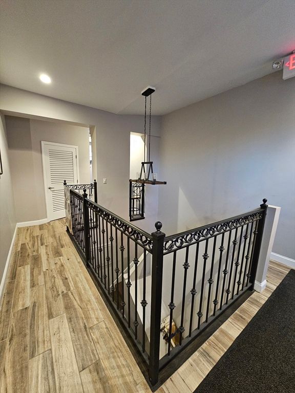 Interior, Pendant Lights, Recessed Lighting, Wood Texture Flooring