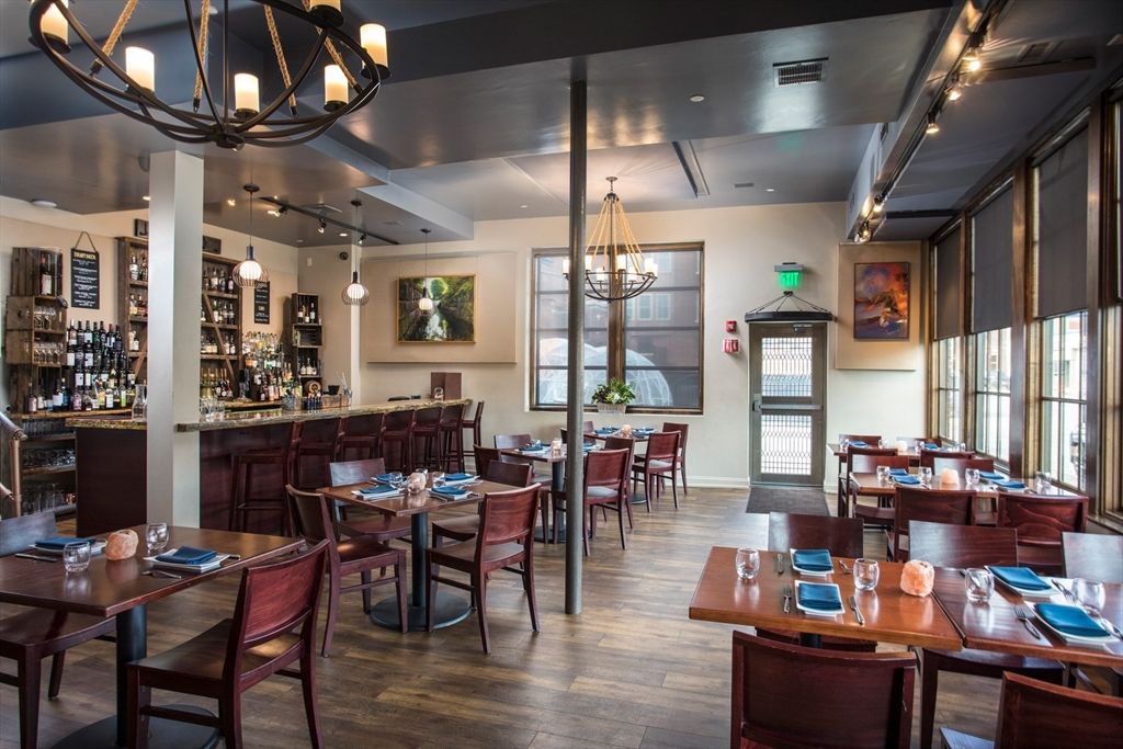 Chandelier, Dining room, Interior, Pendant Lights, Recessed Lighting, Wood Texture Flooring