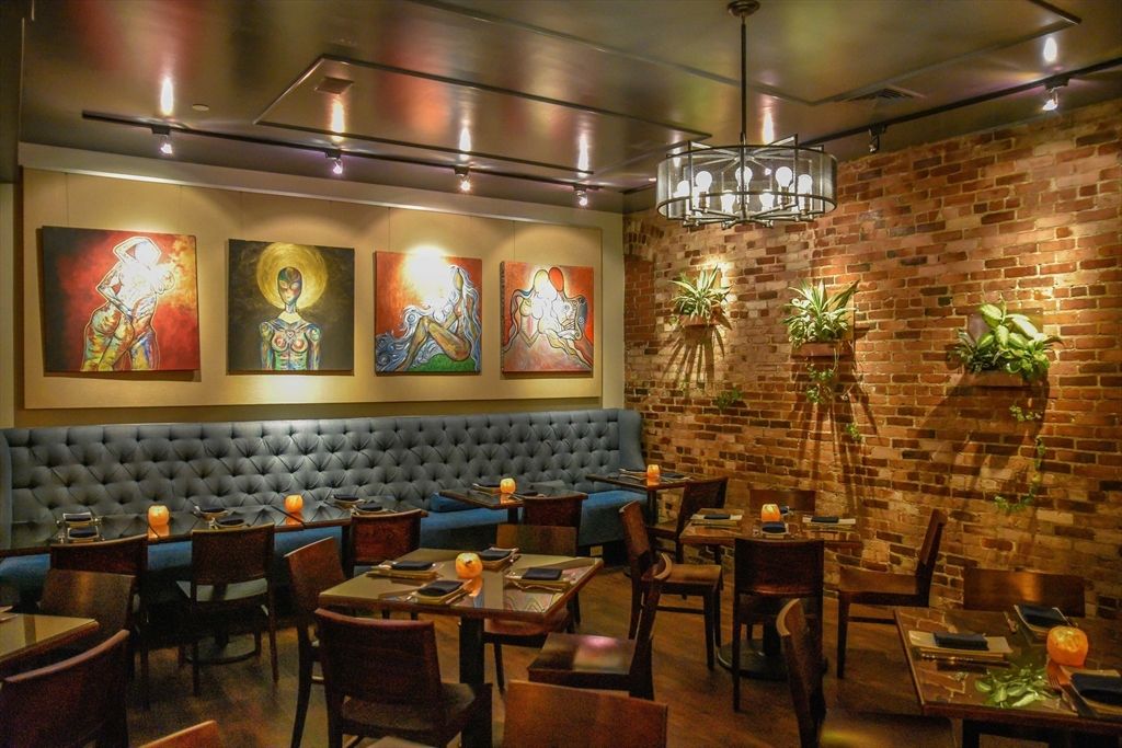 Dining room, Interior, Pendant Lights, Recessed Lighting, Stone Walls, Wood Texture Flooring
