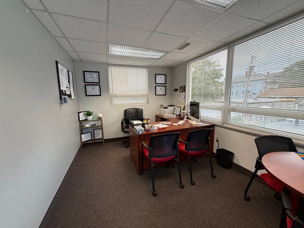 Home Office, Interior