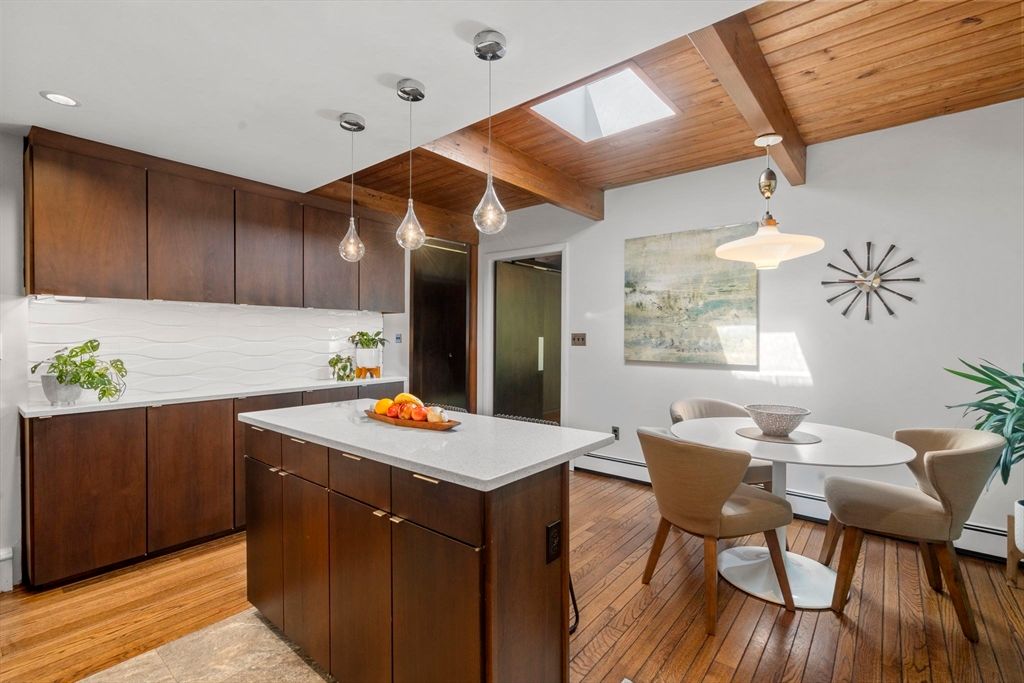 Dining room, Interior, Kitchen, Pendant Lights, Recessed Lighting, Wooden Beams, Wooden Ceilings, Wood Texture Flooring