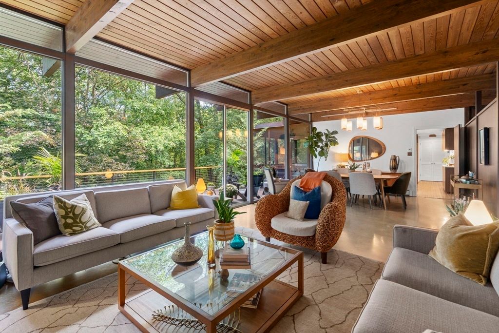 Dining room, Interior, Living room, Pendant Lights, Wooden Beams, Wooden Ceilings