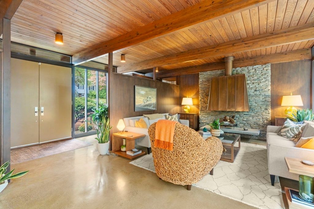 Interior, Living room, Stone Walls, Wooden Beams, Wooden Ceilings