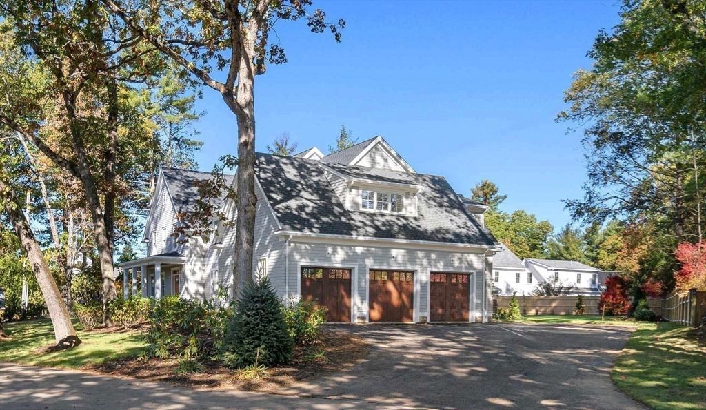 Attached, Exterior, Facade, Cape Cod