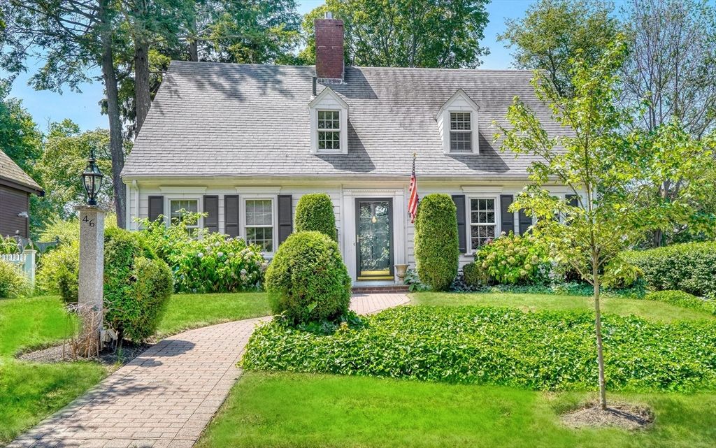 Exterior, Facade, Cape Cod