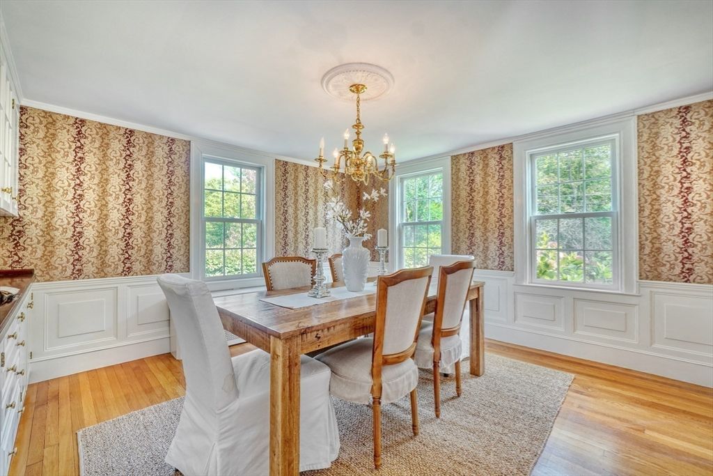 Chandelier, Dining room, Interior, Wood Texture Flooring