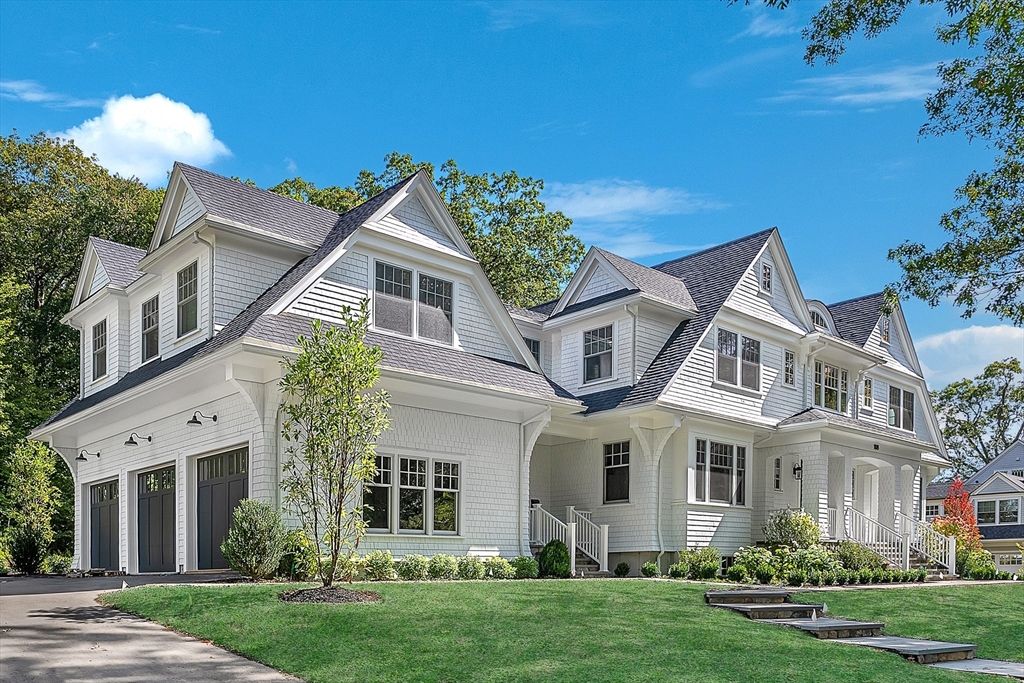 Attached, Exterior, Facade, Farmhouse