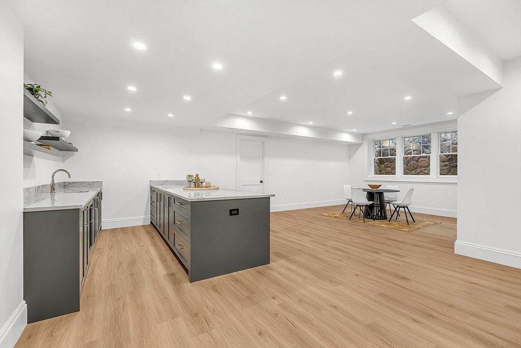 Dining room, Interior, Kitchen, Recessed Lighting, Wood Texture Flooring
