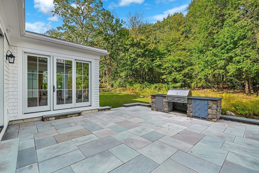 Exterior, Outdoor Kitchen