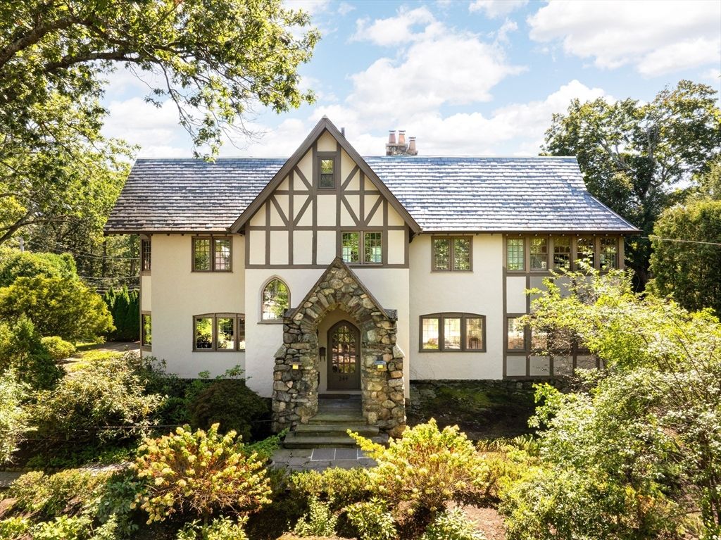 Exterior, Facade, Tudor Revival