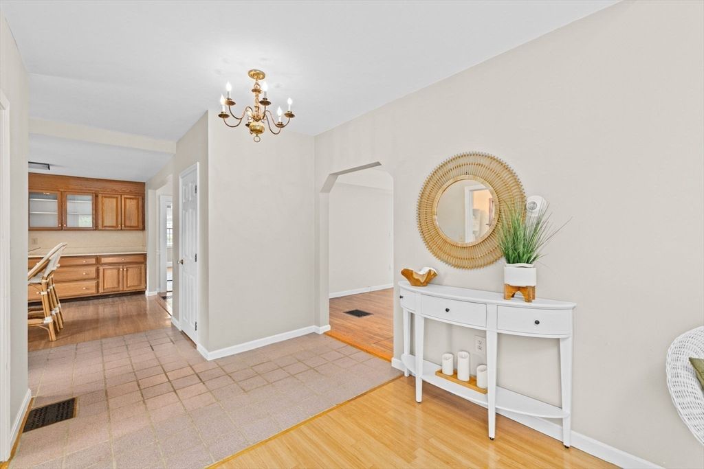 Chandelier, Interior, Wood Texture Flooring