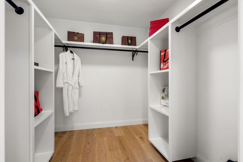 Interior, Walk-in Closets, Wood Texture Flooring