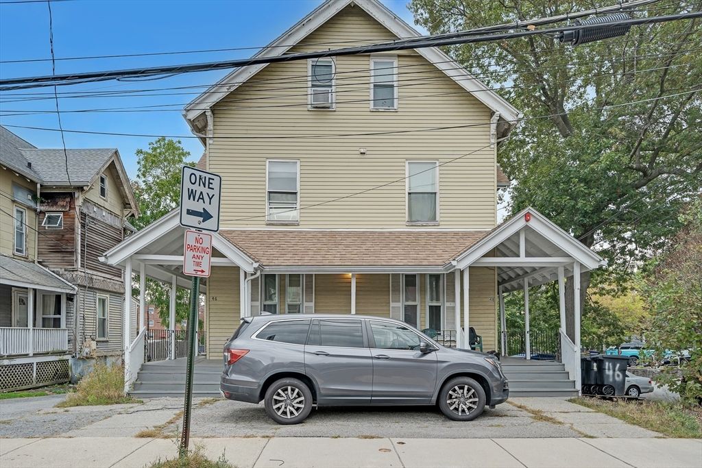 Exterior, Facade, Queen Anne Victorian