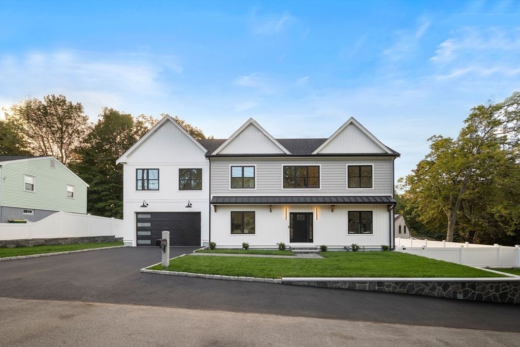 Attached, Exterior, Facade, Farmhouse