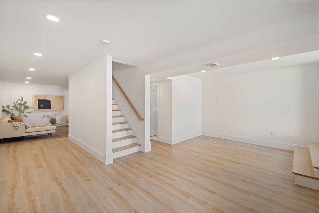 Interior, Recessed Lighting, Wood Texture Flooring