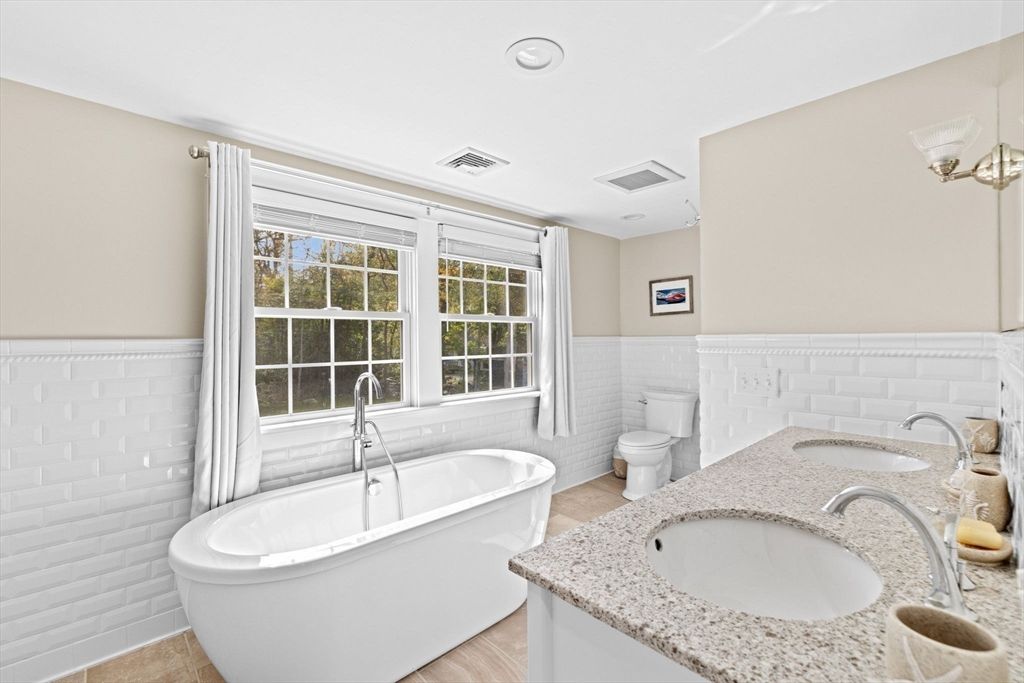 Bathroom, Dual Sink Vanities, Free Standing Baths, Interior, Recessed Lighting