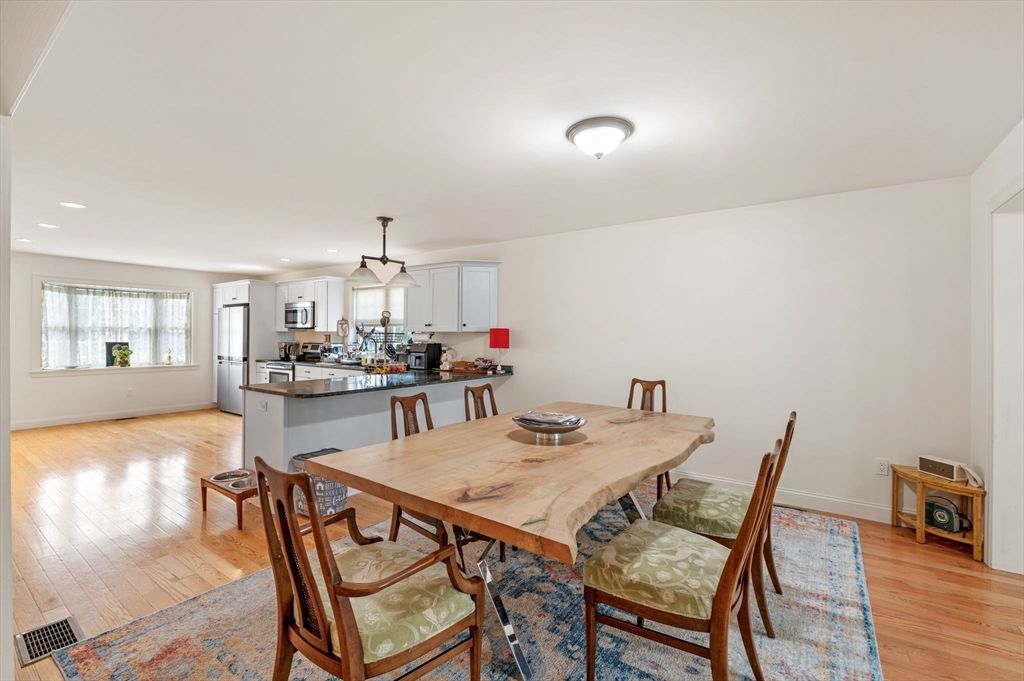 Dining room, Interior, Kitchen, Pendant Lights, Recessed Lighting, Wood Texture Flooring