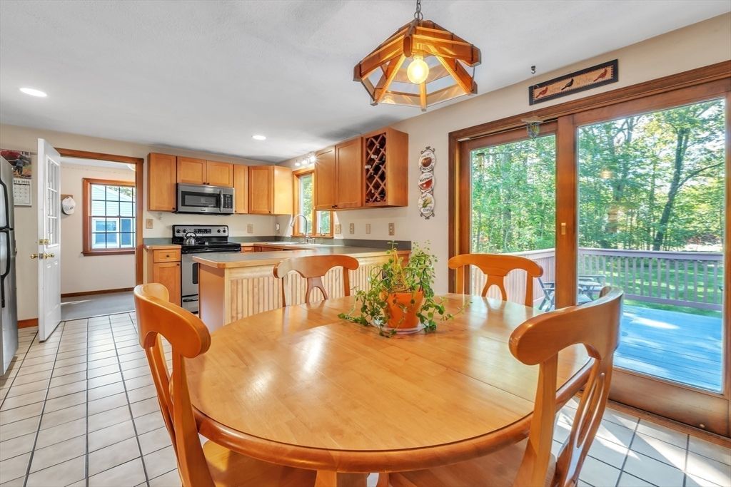 Dining room, Interior, Kitchen, Recessed Lighting