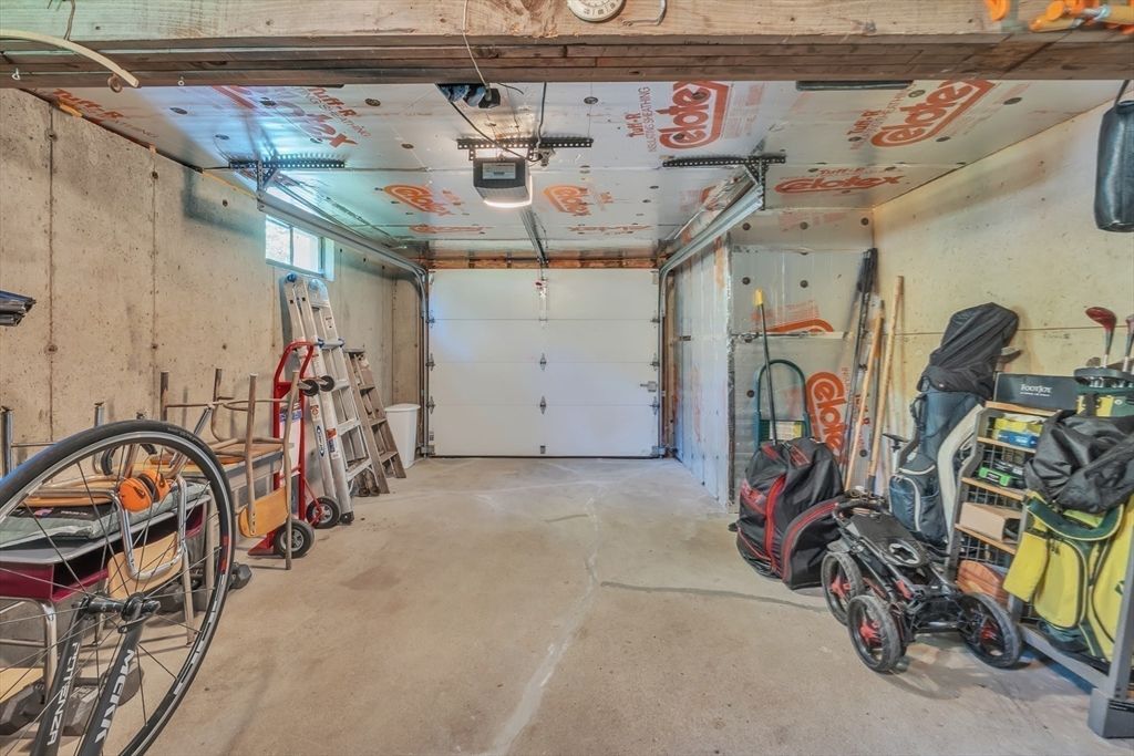 Garage, Interior