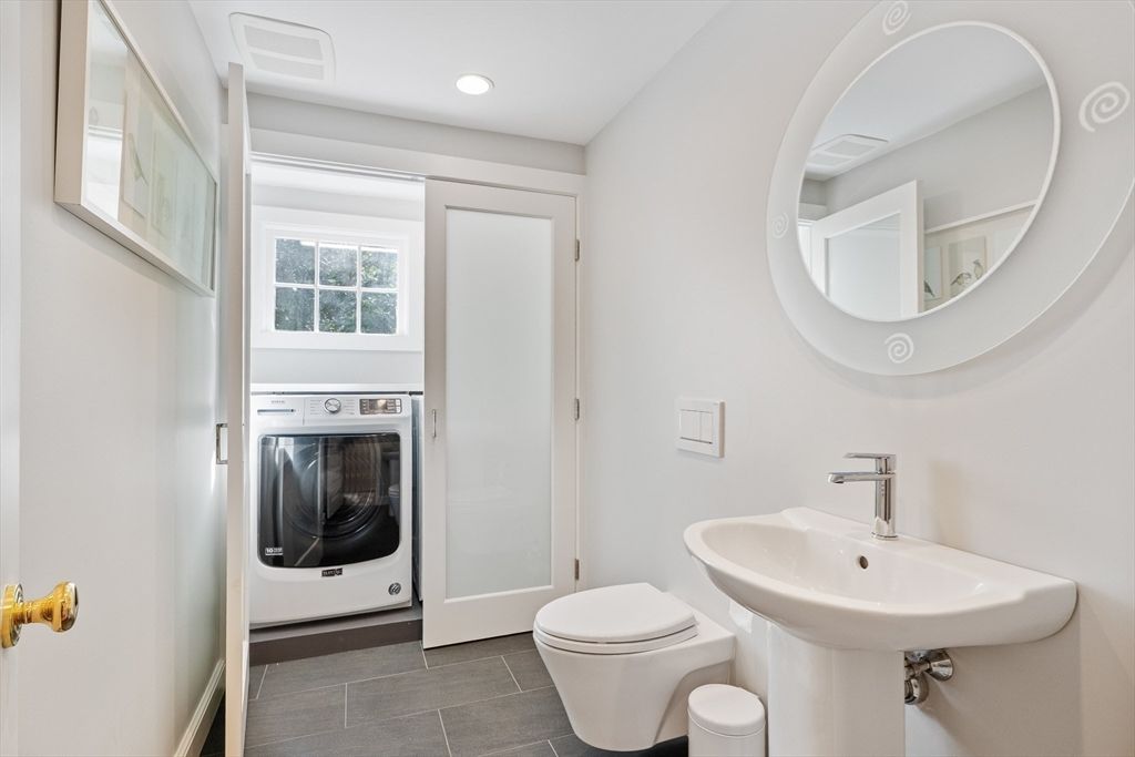 Bathroom, Interior, Recessed Lighting, Washer