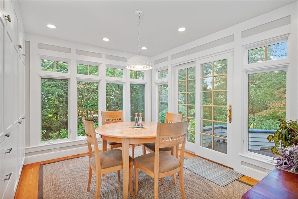 Dining room, Interior, Pendant Lights, Recessed Lighting, Sun Room, Wood Texture Flooring