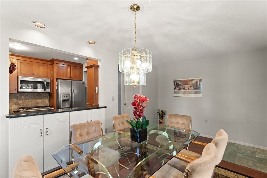 Chandelier, Dining room, Interior, Kitchen, Recessed Lighting, Stainless Steel Appliances