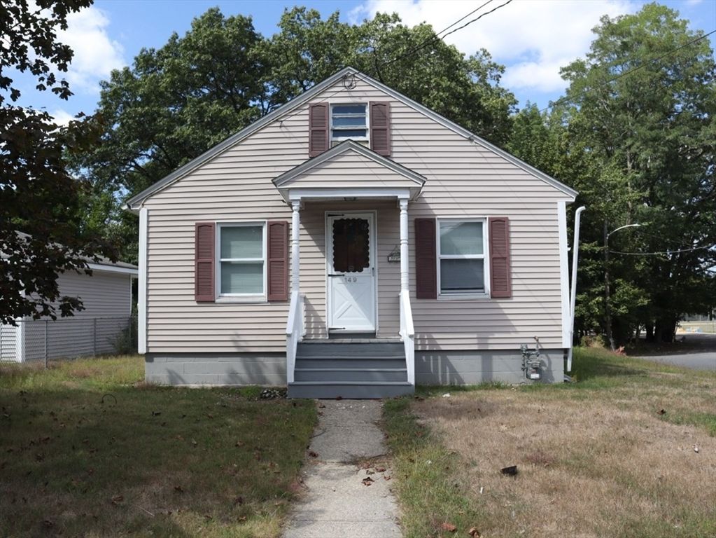 Exterior, Facade, Cape Cod