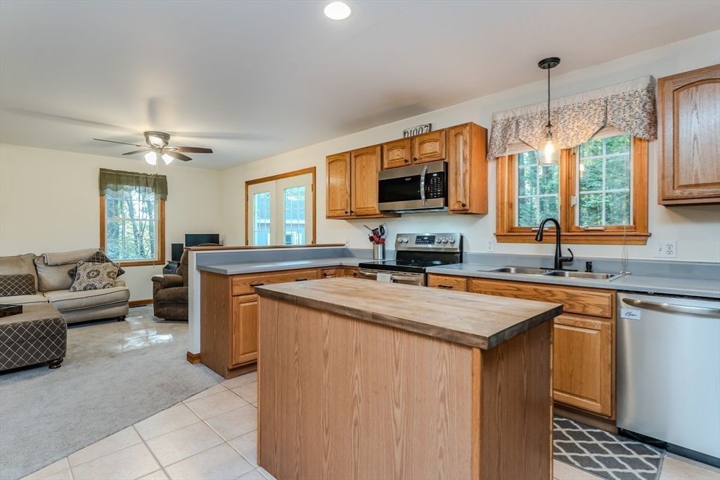 Interior, Kitchen, Living room, Pendant Lights, Recessed Lighting