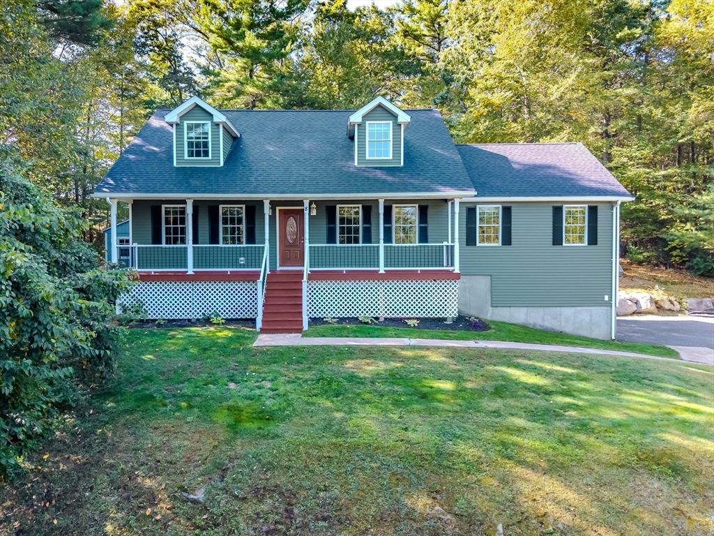 Exterior, Facade, Cape Cod