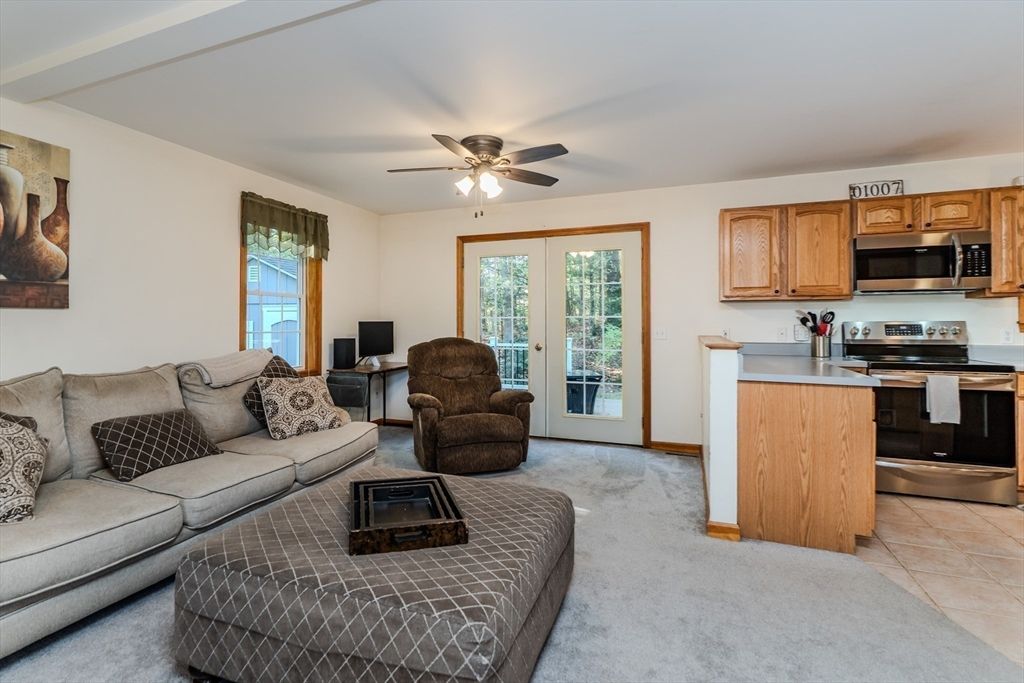 Interior, Kitchen, Living room, Stainless Steel Appliances