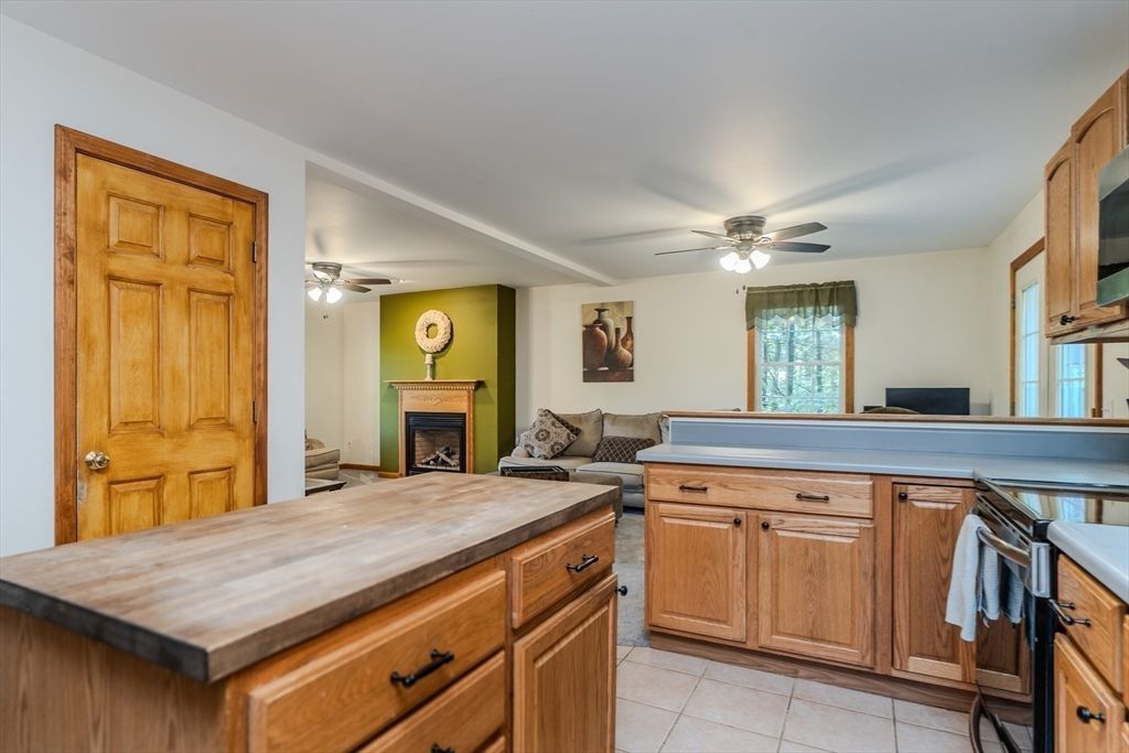 Fireplace, Interior, Kitchen