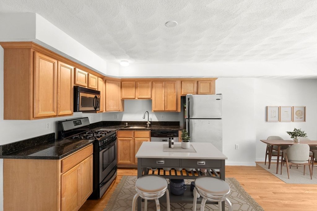 Dining room, Interior, Kitchen, Recessed Lighting, Wood Texture Flooring