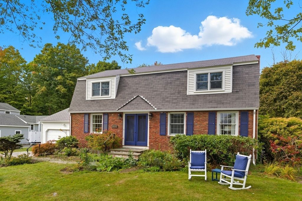 Attached, Exterior, Facade, Brick Facade, Cape Cod