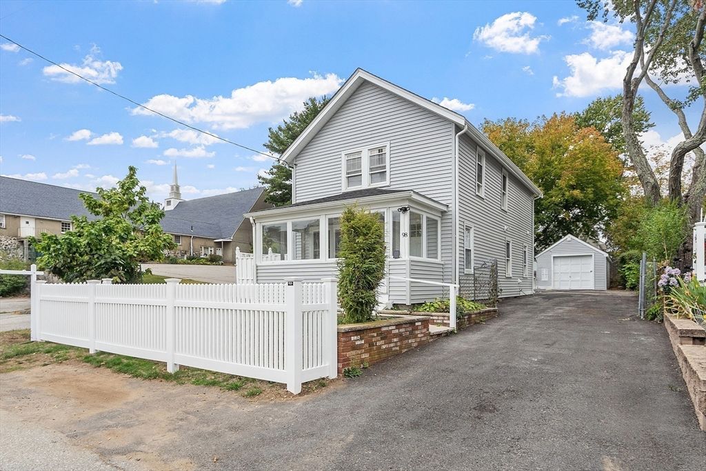 Detached Garage, Exterior