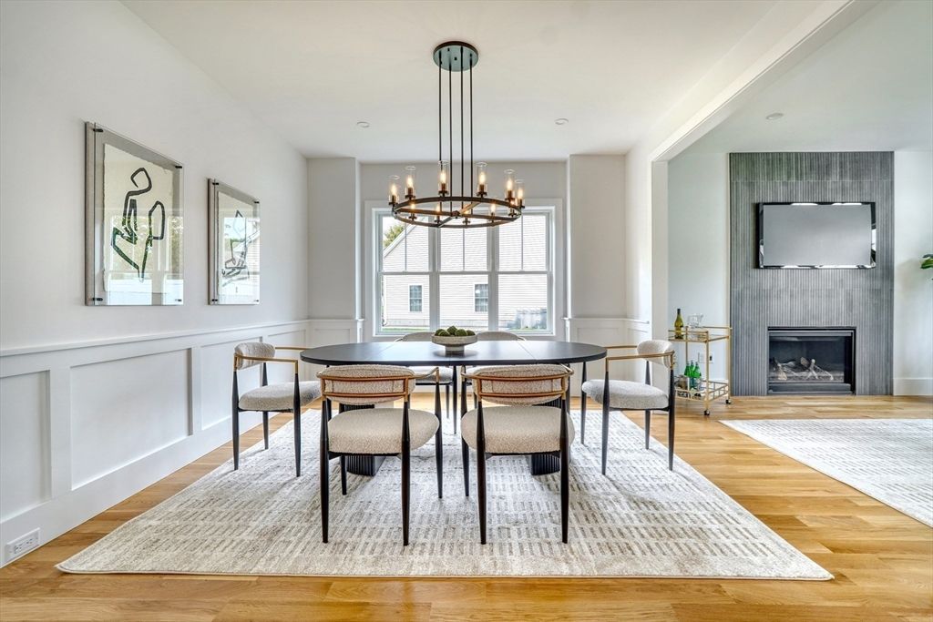 Chandelier, Dining room, Fireplace, Interior, Wood Texture Flooring