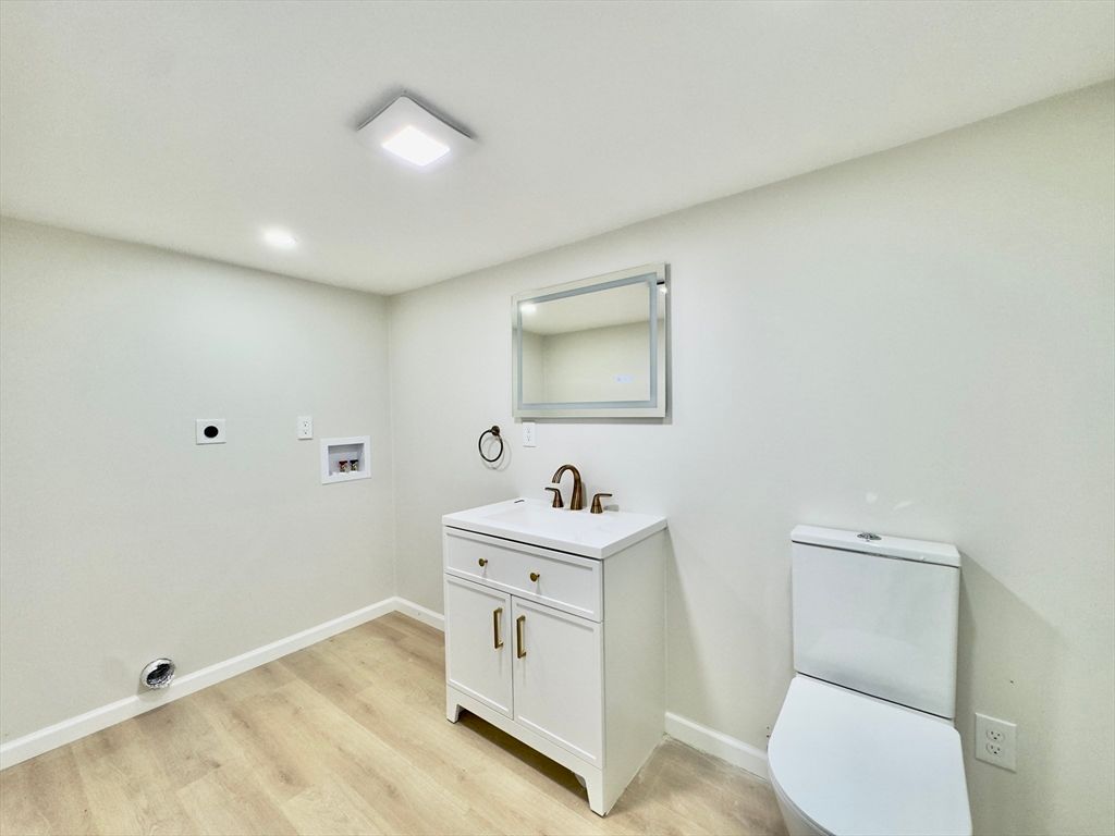 Bathroom, Interior, Recessed Lighting, Wood Texture Flooring